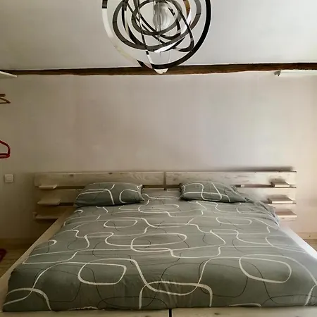 Les Capucins De Maison 普罗万