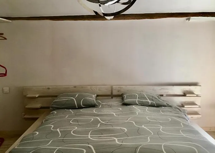 Les Capucins De Maison 普罗万